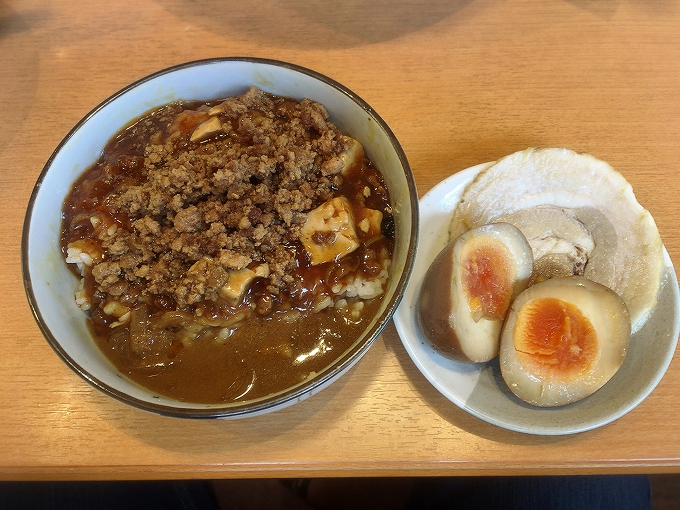 札幌ラーメン大地、マーボー丼