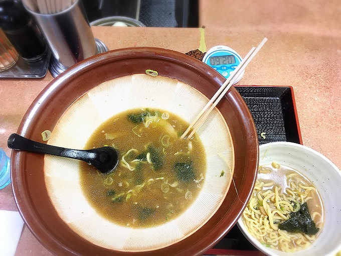 てんこもりラーメン、チャレンジコース麺８玉３０分完食完飲で賞金５０００円