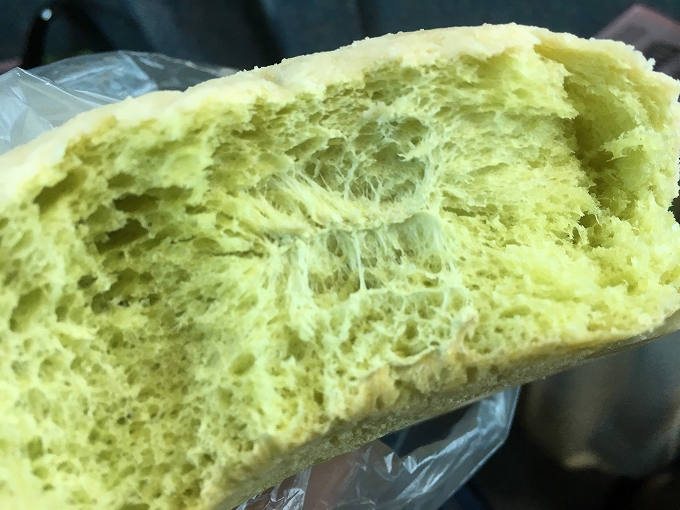 【バスでお出かけ】　海ほたる　木更津市　ぽるとがるCafeのメロンパン