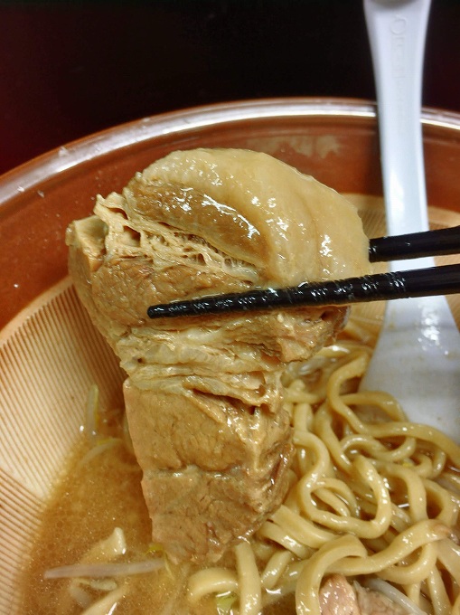 【新店】ラーメン ハイキック　富士見市　ラーメン大麺800g　食べごたえ抜群のチャーシュー