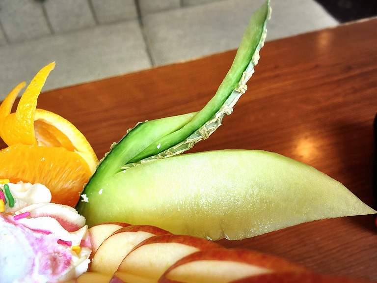 【デカ盛り】珈琲西武 新宿 フルーツパフェは花束のような豪華盛り☆昔ながらの喫茶店で感動ティータイム【老舗】