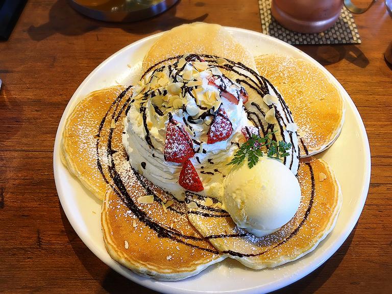 ジロー珈琲のハワイアンパンケーキの種類とトッピングメニューを紹介 食べて埼玉