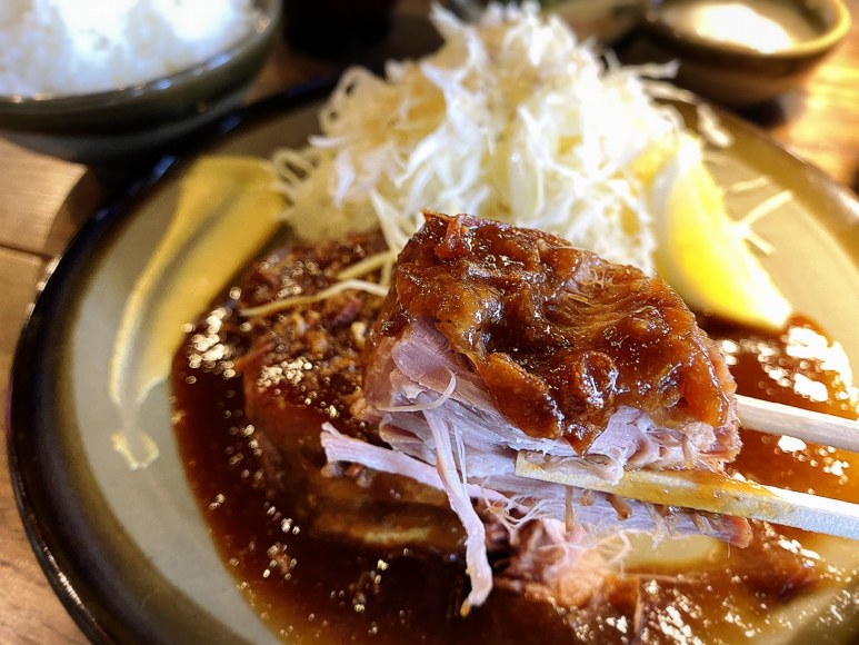 【注目】ニューニクロザワ 所沢市 極厚肉の生姜焼き定食ランチが旨すぎ！【ご飯食べ放題】