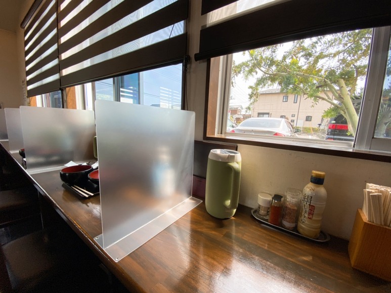 【人気店】うどん本舗 川越市 肉汁うどんと大きな天ぷらが旨い！極太きんぴらも♪