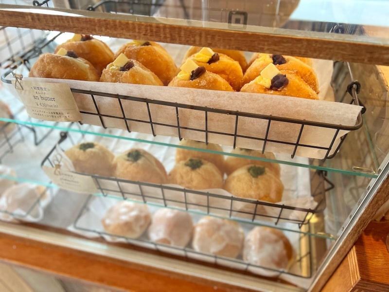 所沢市「ジェイムス コーヒー&ドーナツ」絶対流行るクリームたっぷりのドーナツが絶品です。