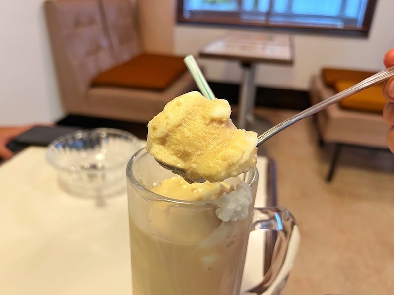 羽生市「モア松屋」老舗牛乳店のソフトクリームが絶品！レトロ喫茶としても利用できます。