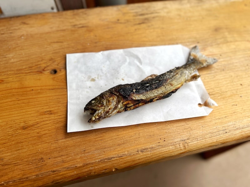イワナを焼いて30年！東秩父「イワナ屋」頭が1番美味い焼き魚に舌鼓。