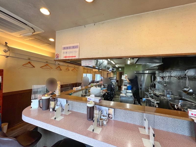 越谷の名店「ラー麺専門店 こしがや」塩味ネギチャーシューワンタンメンが絶妙の一杯でした。