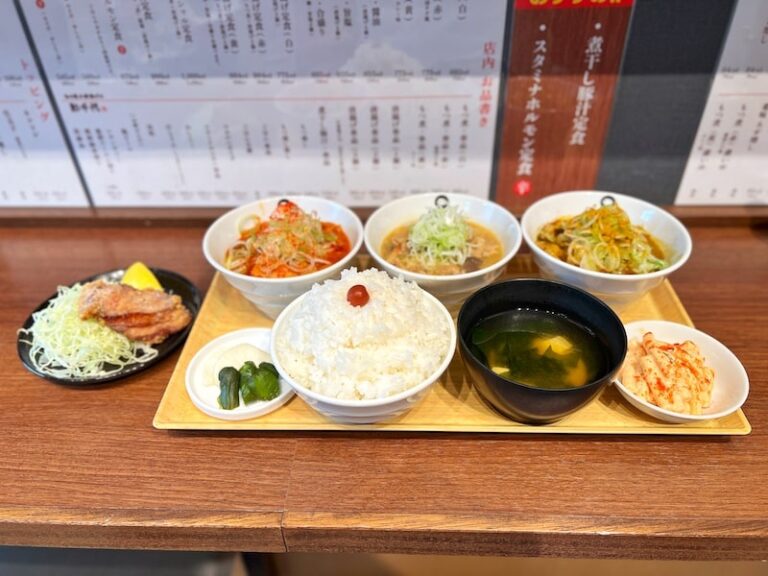 西川口「もつ煮と唐揚げの影千代」今だけ500円!?3種のもつ煮定食とデカ唐揚げが絶品です。 | 食べて埼玉