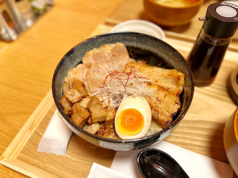 所沢ランチ「定食屋さん こころ亭」国産豚のチャーシュー丼が絶品！完全手づくりの味にほっこり