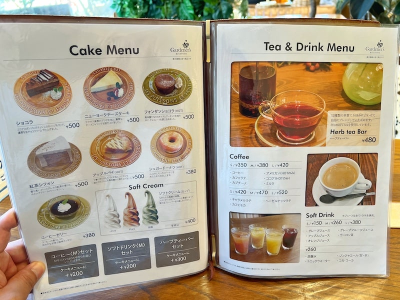 おすすめカフェ「ガーデナーズ 北戸田」3段パンケーキとハーブティー飲み放題で癒し空間です。
