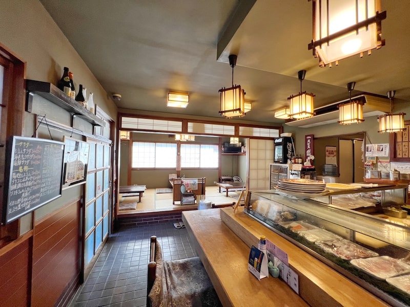 鴻巣市「寿し屋のいしい」まるで宝石箱のような海鮮丼ランチ！40年以上歴史がある老舗人気店