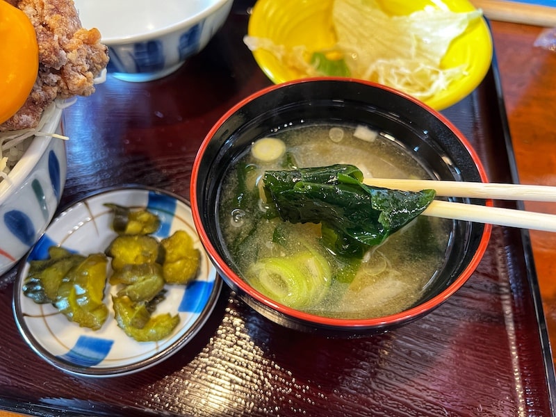 【食べ放題】三郷市のデカ盛り唐揚げ丼専門店 キッチン BUS STOPで1100円食べ放題ランチが凄すぎた。