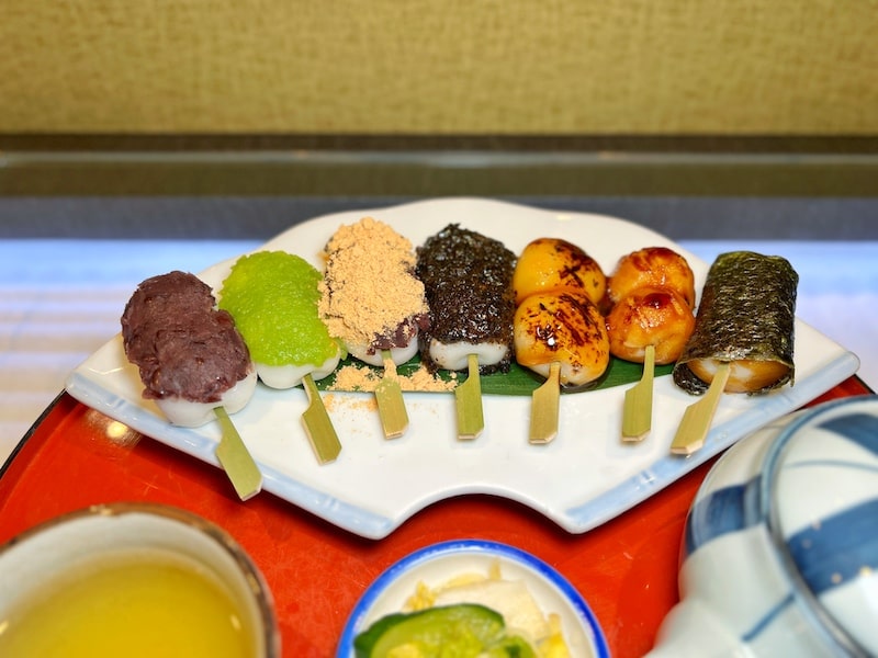 加須市「絆月」自分で焼くお団子カフェ！7種類の扇セットも豪華でおすすめです。