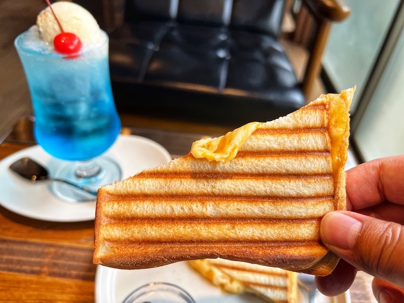 加須市「Coffee＆Re」古民家カフェのクリームソーダとハニーチーズメルトが絶品です。