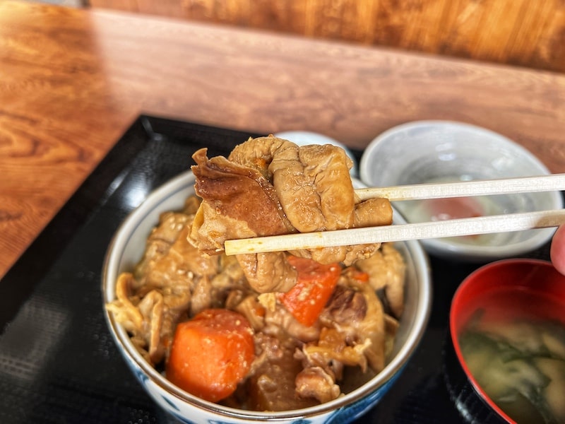 加須市「もつ煮三島 まるのぶ」ホルモン三島のもつ煮専門店！丼や定食ランチを食べてきた。