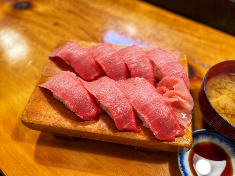 神川町「金寿司」埼玉県デカネタ寿司の最高峰！特上と中トロを豪快に食べてきた。