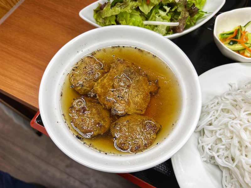 川口市「ドラゴンらーめん」ベトナムのつけ麺ブンチャーをランチに食べたら旨すぎた。