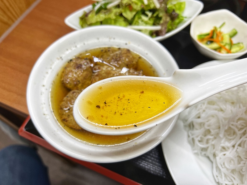 川口市「ドラゴンらーめん」ベトナムのつけ麺ブンチャーをランチに食べたら旨すぎた。