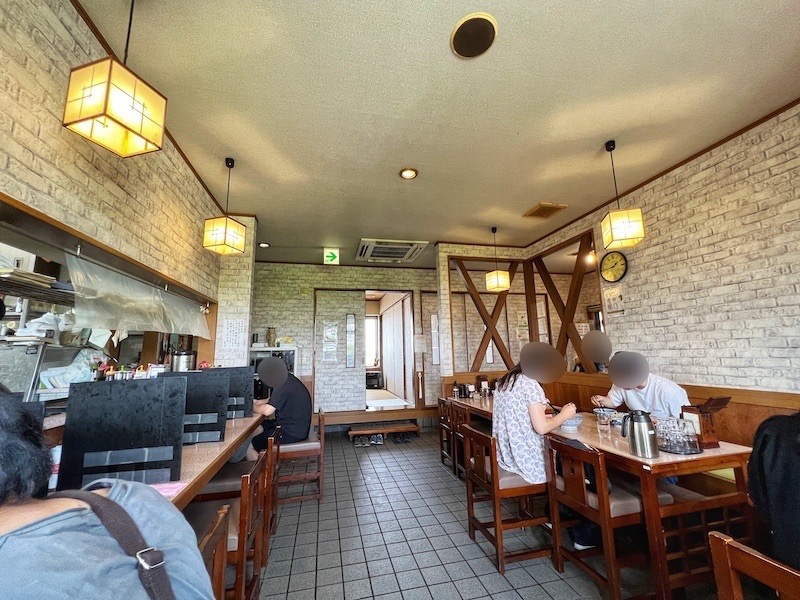 川口市「麺処 かつ善」塩そばが旨い隠れた人気ラーメン店！烏龍茶とお水も嬉しいです。