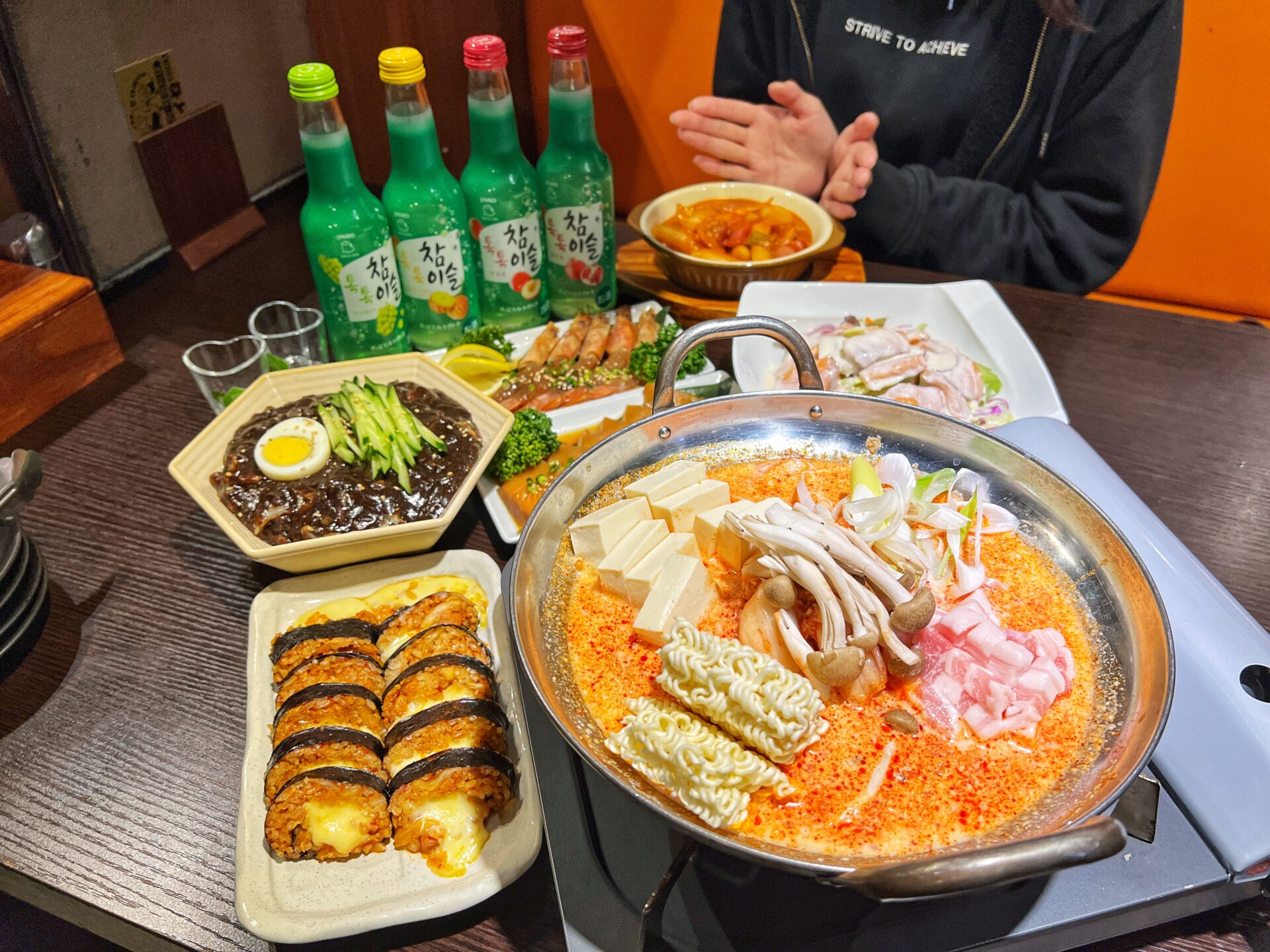 埼玉の新大久保「モイセSOKA」草加で食べられるローズキムチ鍋＆韓国料理で体の芯から温まる！