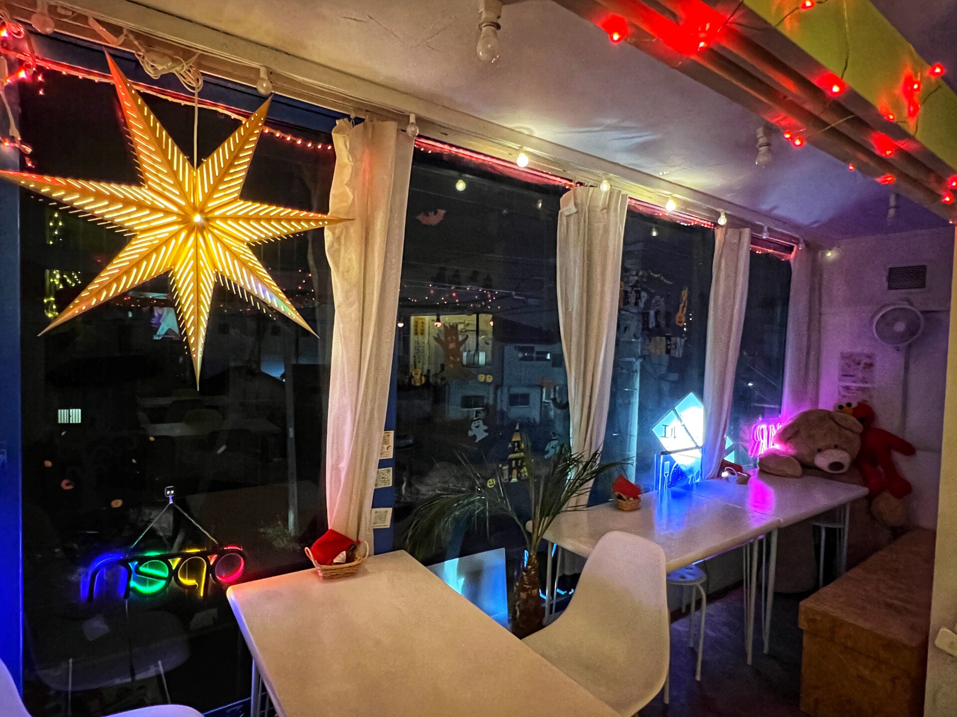 草加市「ローカル キッチン ヤミーズ」600gのジャンボブリトーにタコスパーティーや貸切できるお店