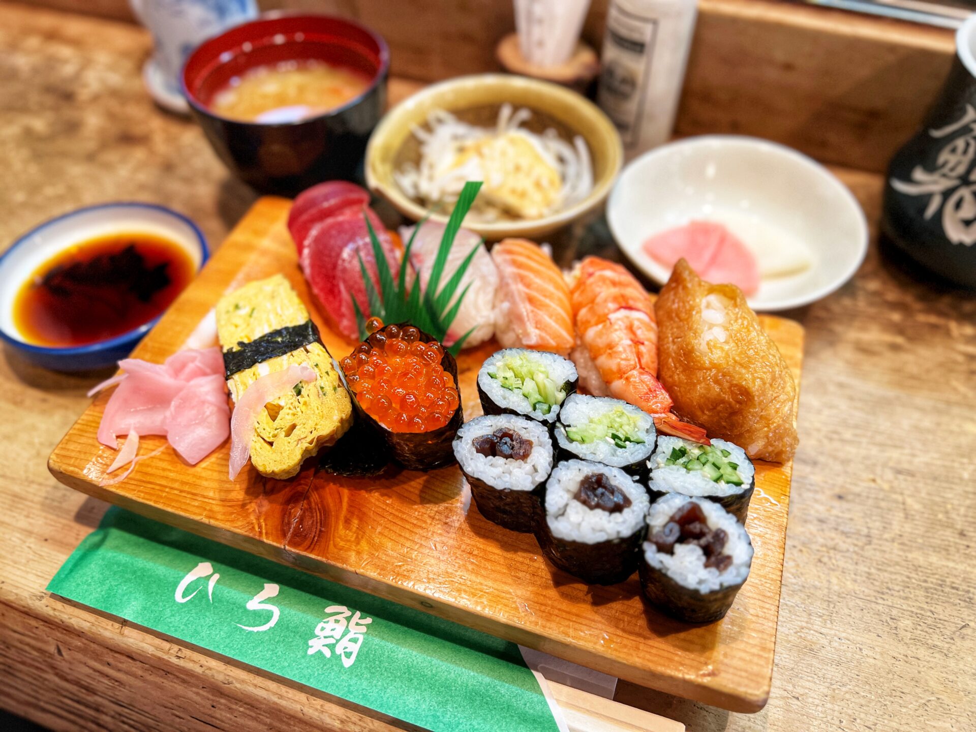 川口市「ひろ鮨」毎週通いたい！1200円の寿司ランチが小鉢付きで雰囲気も最高でした