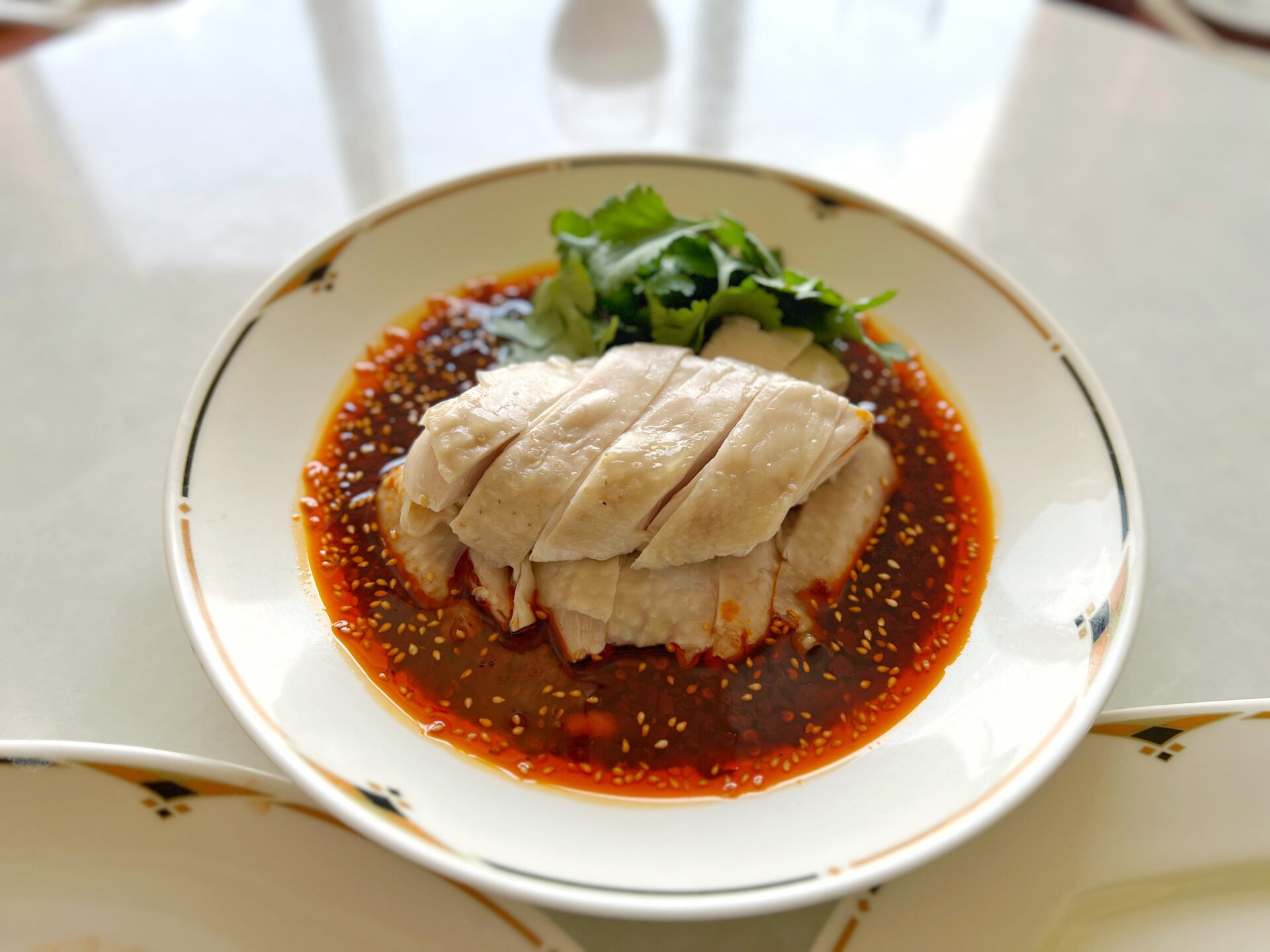 さいたま市「中国料理彩湖」大皿中国料理を囲む新コースをスタート！地上18階の天空レストラン