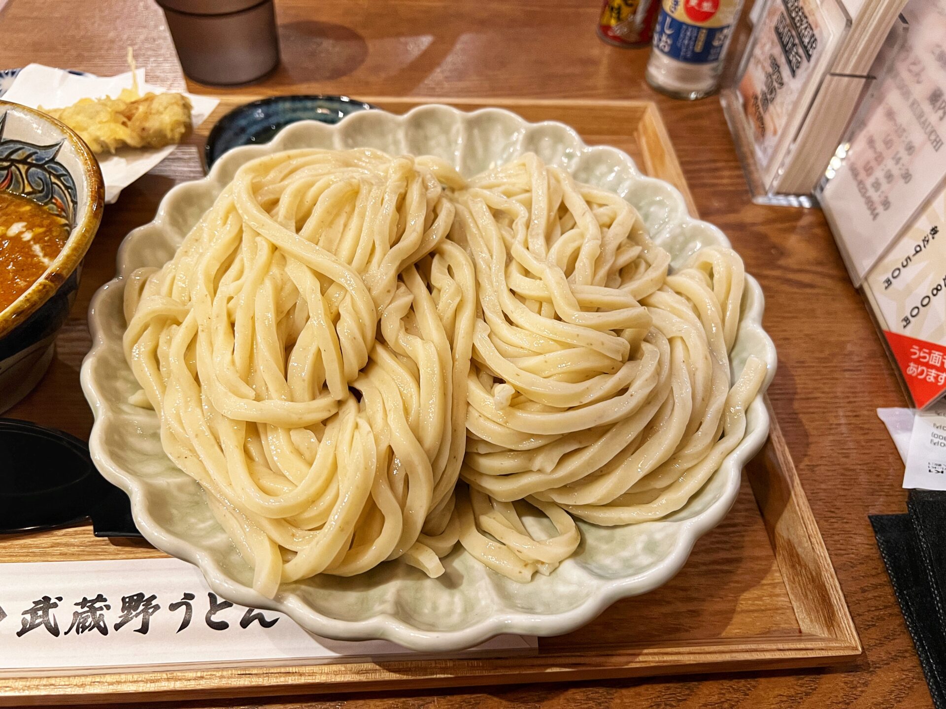 朝霞市「武蔵野うどん蔵内」武蔵野うどんの人気店で牛タンアジアン肉汁うどんを初実食！