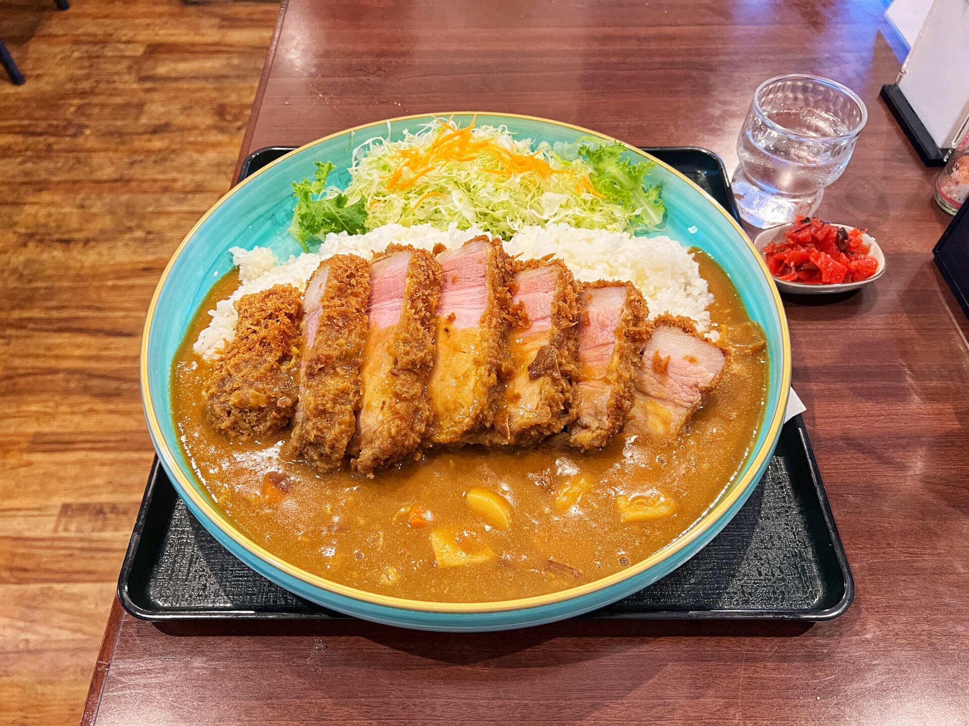 川越市「とんかつハウス」最大量450gの極厚肉がのった超特盛り爆盛りカツカレー