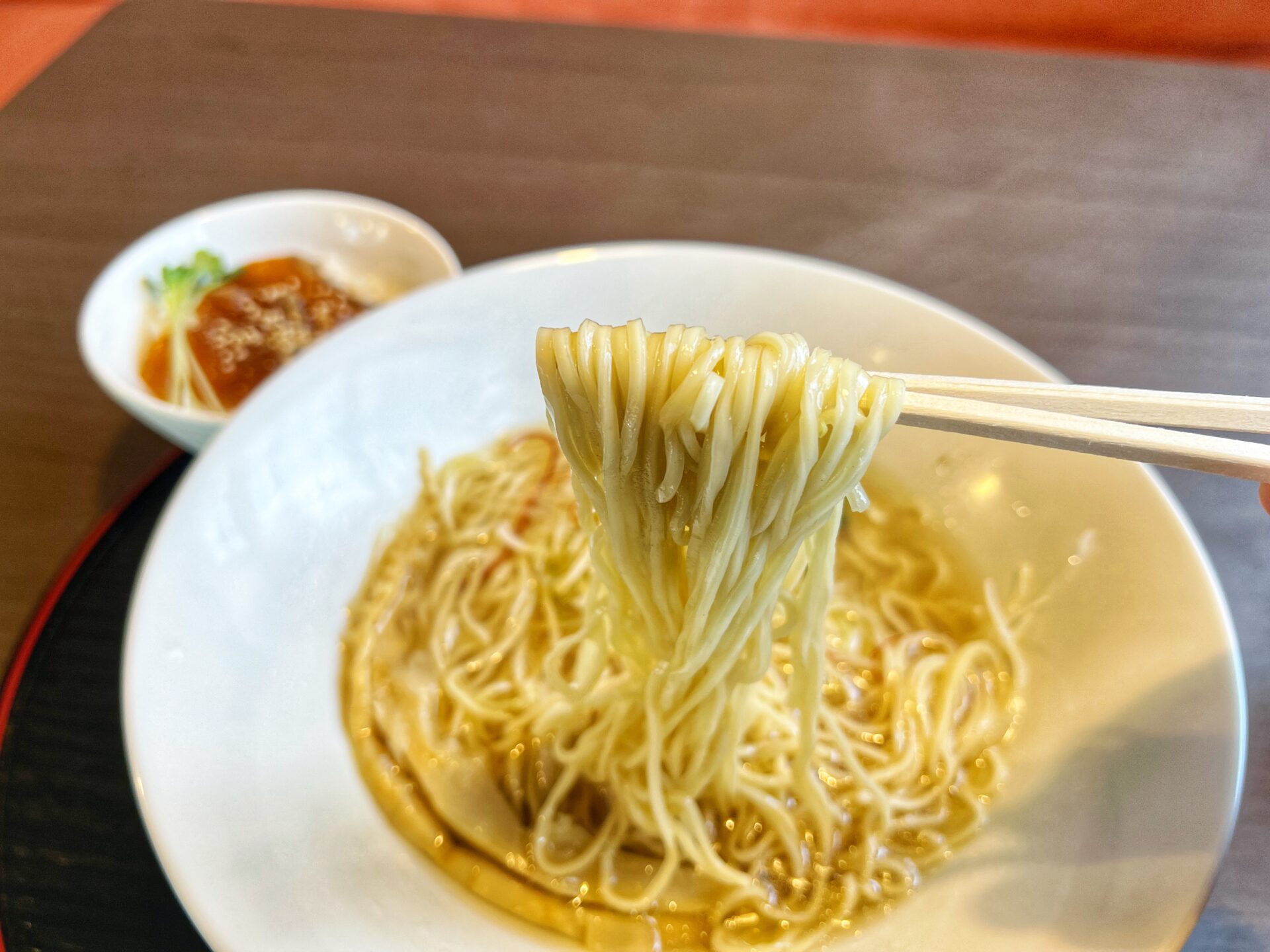 小川町「麺屋ギャオス」黄金スープの絶品鯛出汁ラーメン！鯛の漬け丼セットと食べてきた