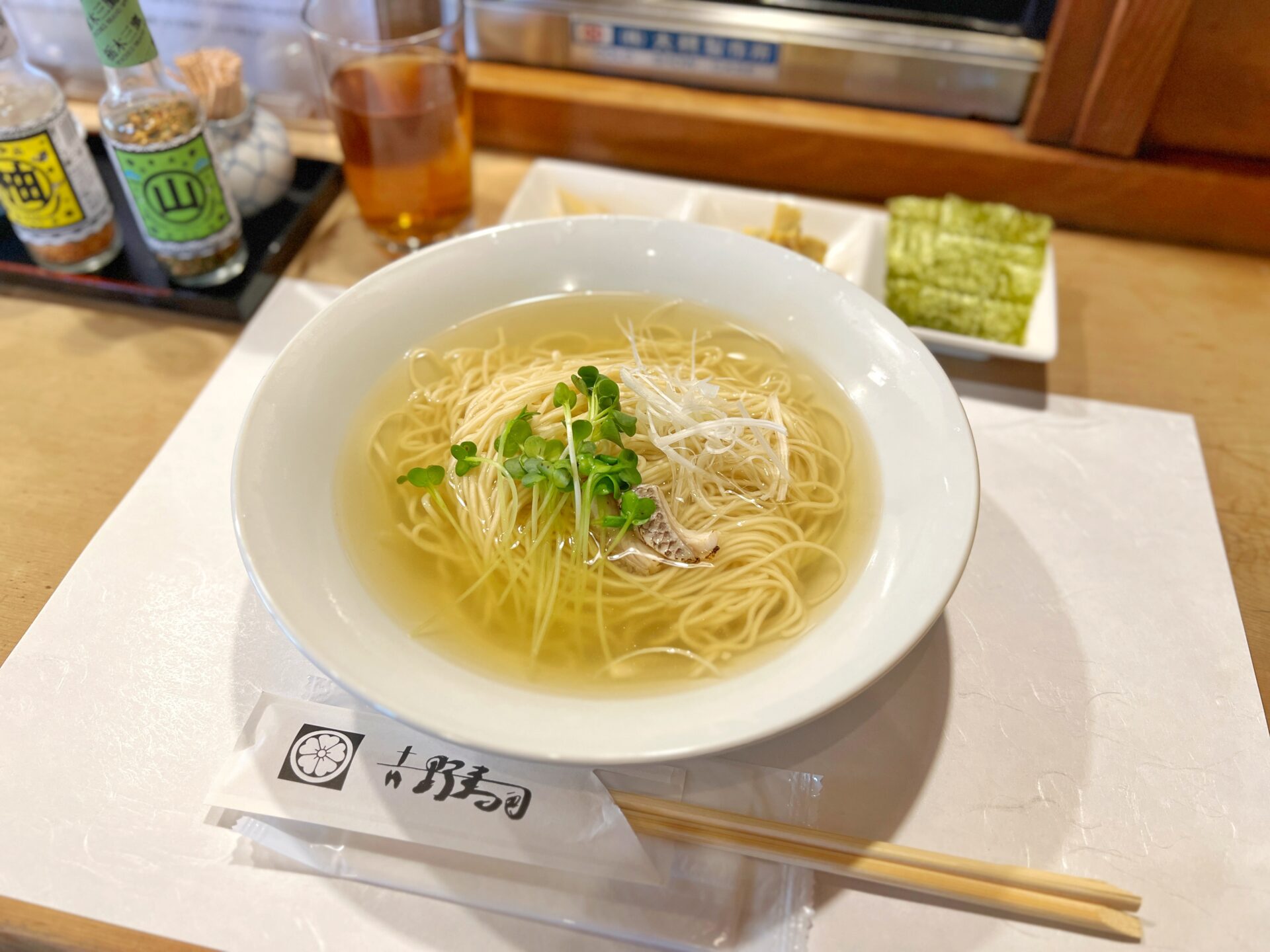 入間市「吉野寿司」ランチの鯛ラーメンが500円!?寿司屋が作る奇跡の一杯と握りを堪能