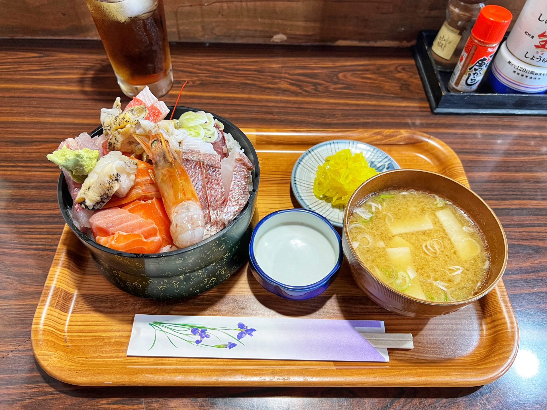 川島町「喜代藤」創業45年！田園風景にポツンとある鰻屋さんの海鮮丼ランチ