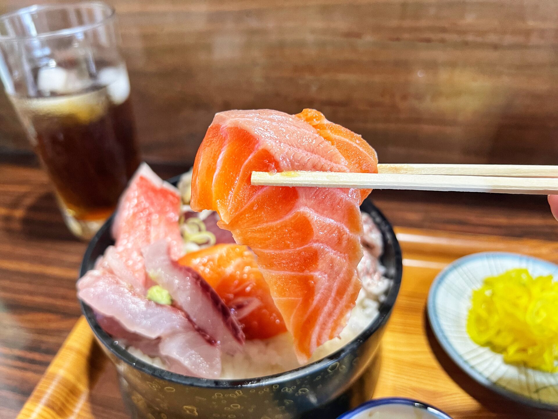 川島町「喜代藤」創業45年！田園風景にポツンとある鰻屋さんの海鮮丼ランチ