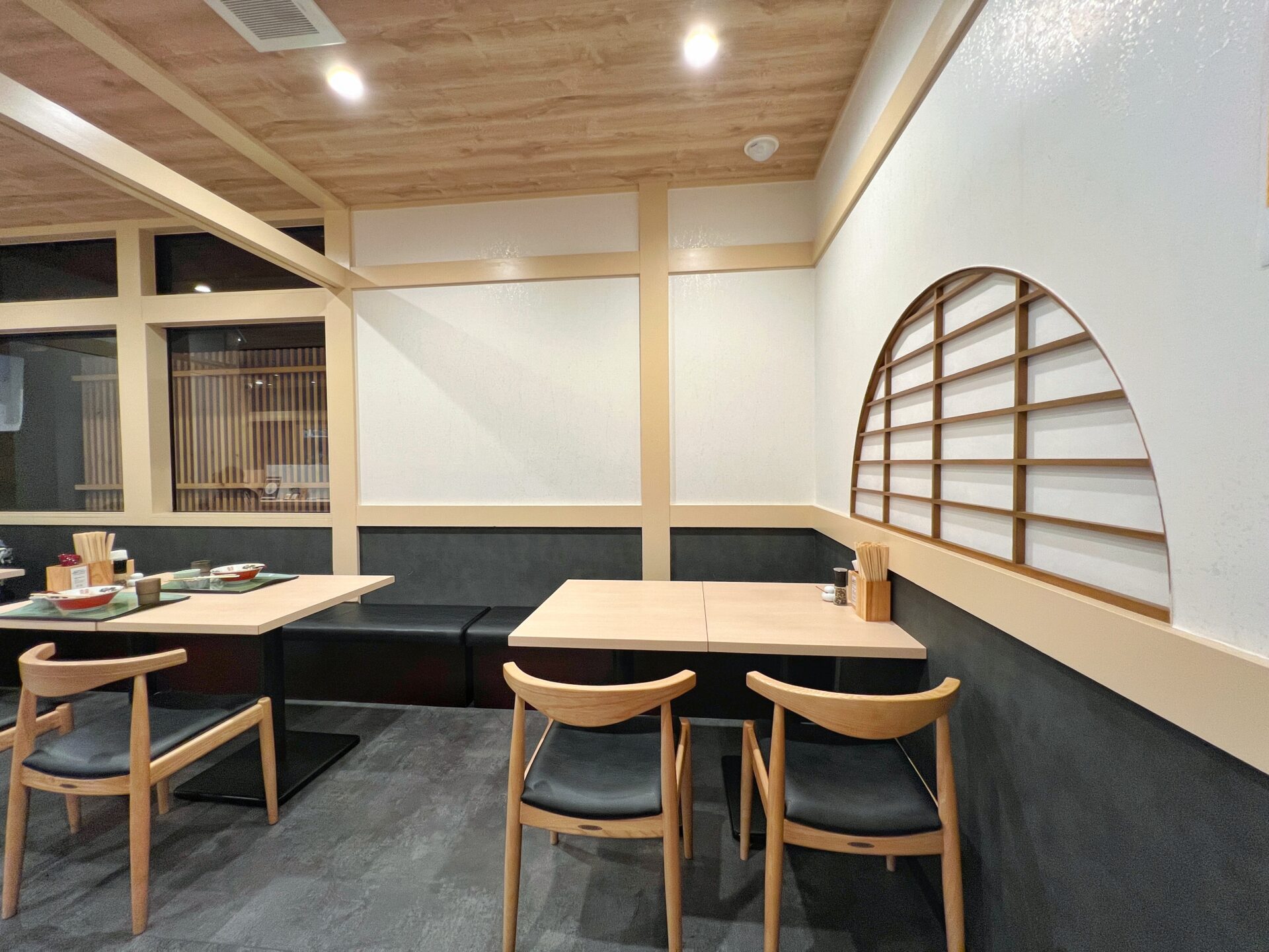 鳩山町「らぁ麺花萌葱」埼玉の名店 四つ葉系列の新ブランドで特製中華そばを食べてきた