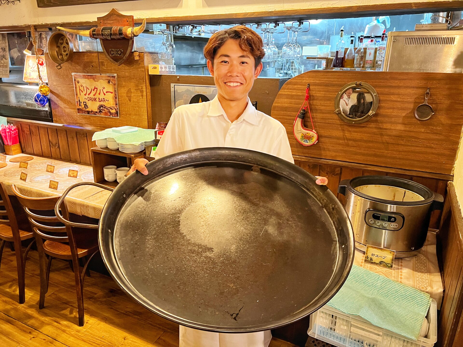 越谷市「地中海酒場ココチーノ」デカ盛り魚介パエリアは40人前まで！同窓会や歓送迎会におすすめ