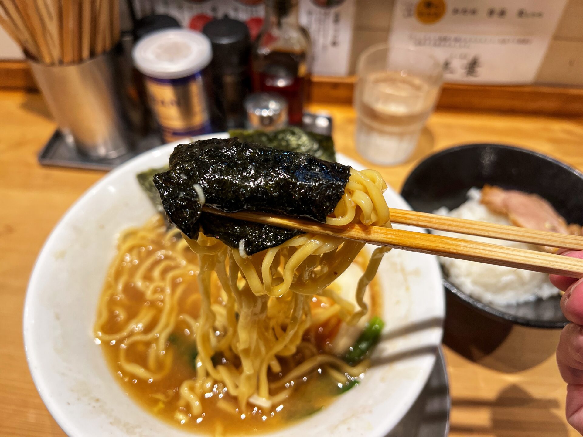 ふじみ野市「らーめん五葉」銀シャリとシャキッとほうれん草がうまい家系ラーメン