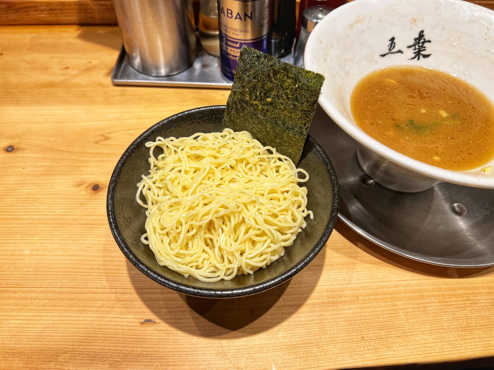 ふじみ野市「らーめん五葉」銀シャリとシャキッとほうれん草がうまい家系ラーメン