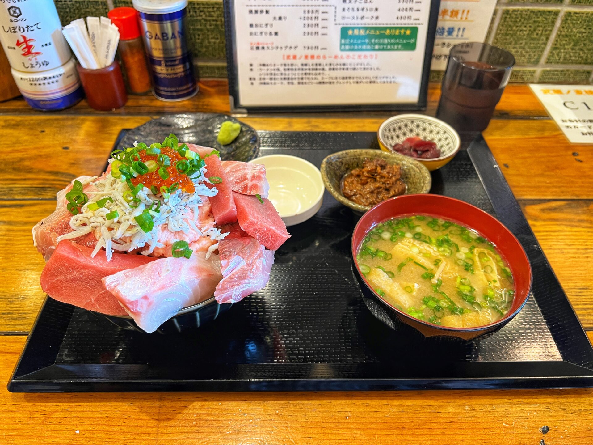 入間市「武蔵野麦穂」豪快な海鮮丼ランチと絶品ラーメンで2度優勝できる神店