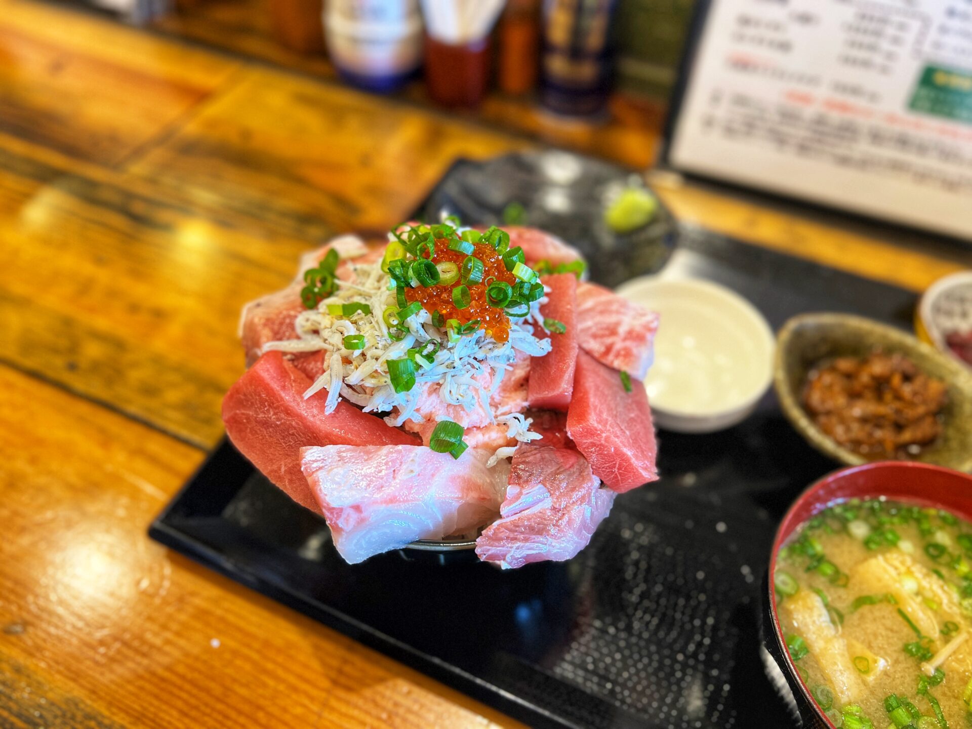 入間市「武蔵野麦穂」豪快な海鮮丼ランチと絶品ラーメンで2度優勝できる神店