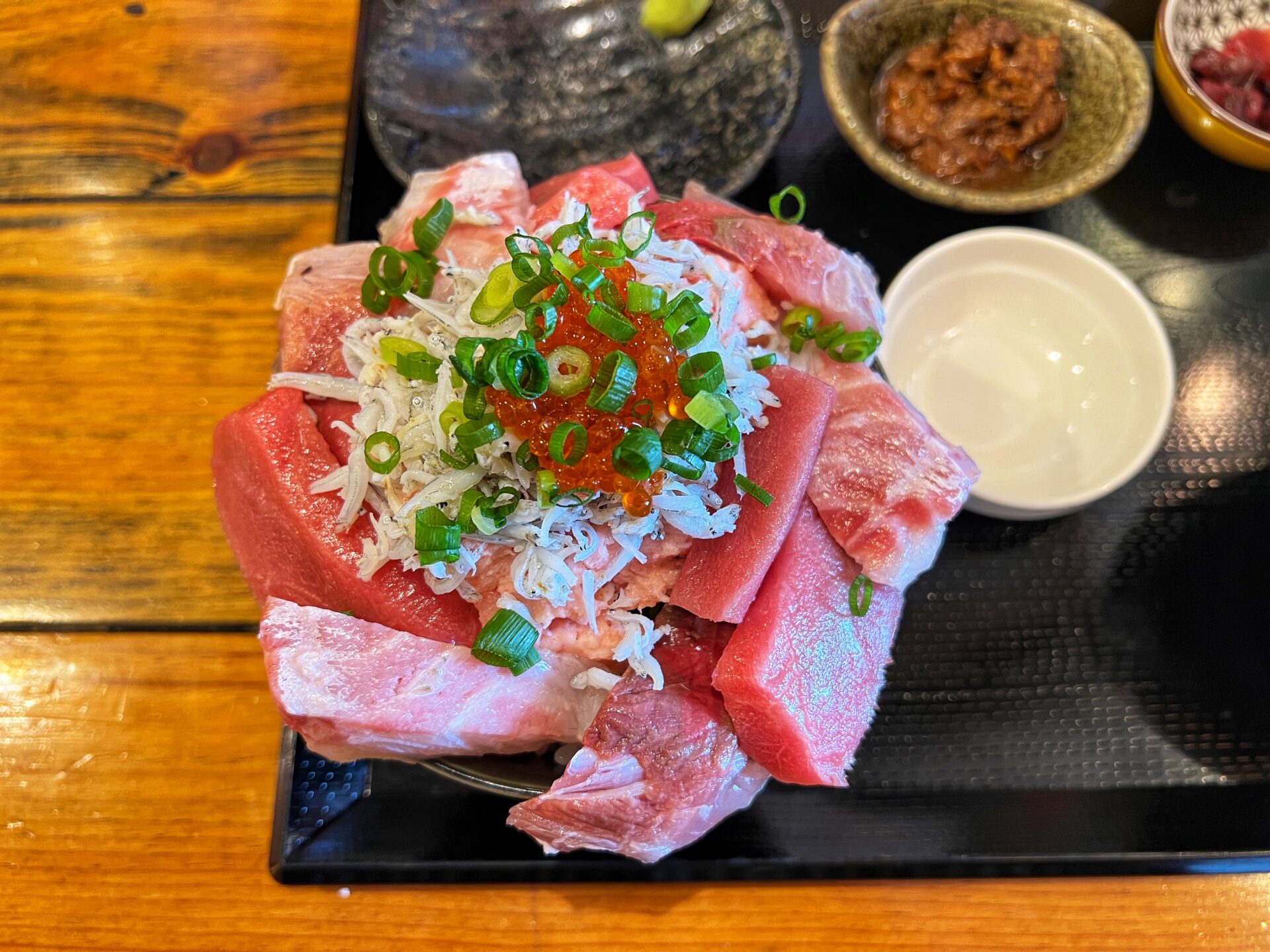 入間市「武蔵野麦穂」豪快な海鮮丼ランチと絶品ラーメンで2度優勝できる神店