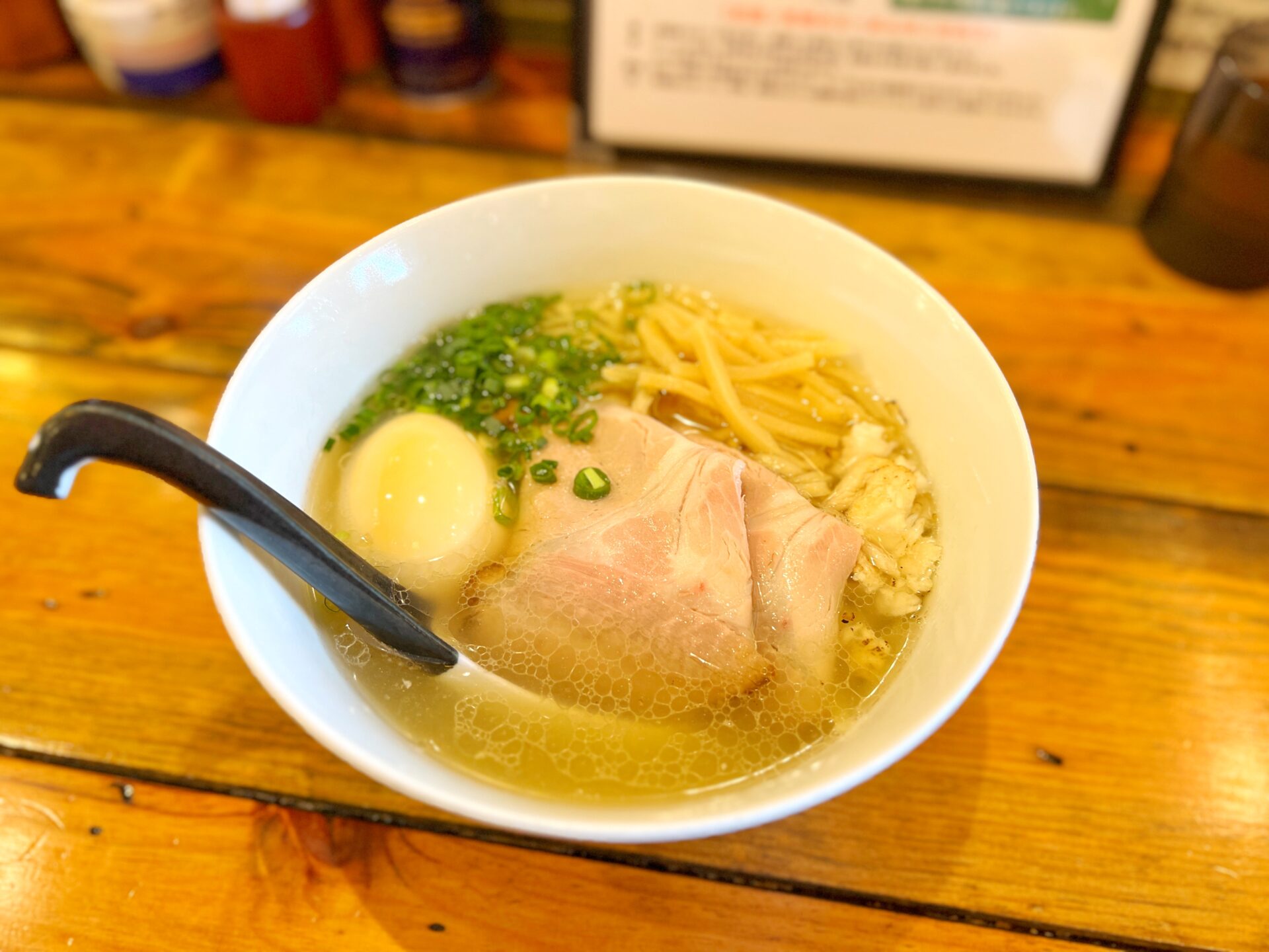 入間市「武蔵野麦穂」豪快な海鮮丼ランチと絶品ラーメンで2度優勝できる神店