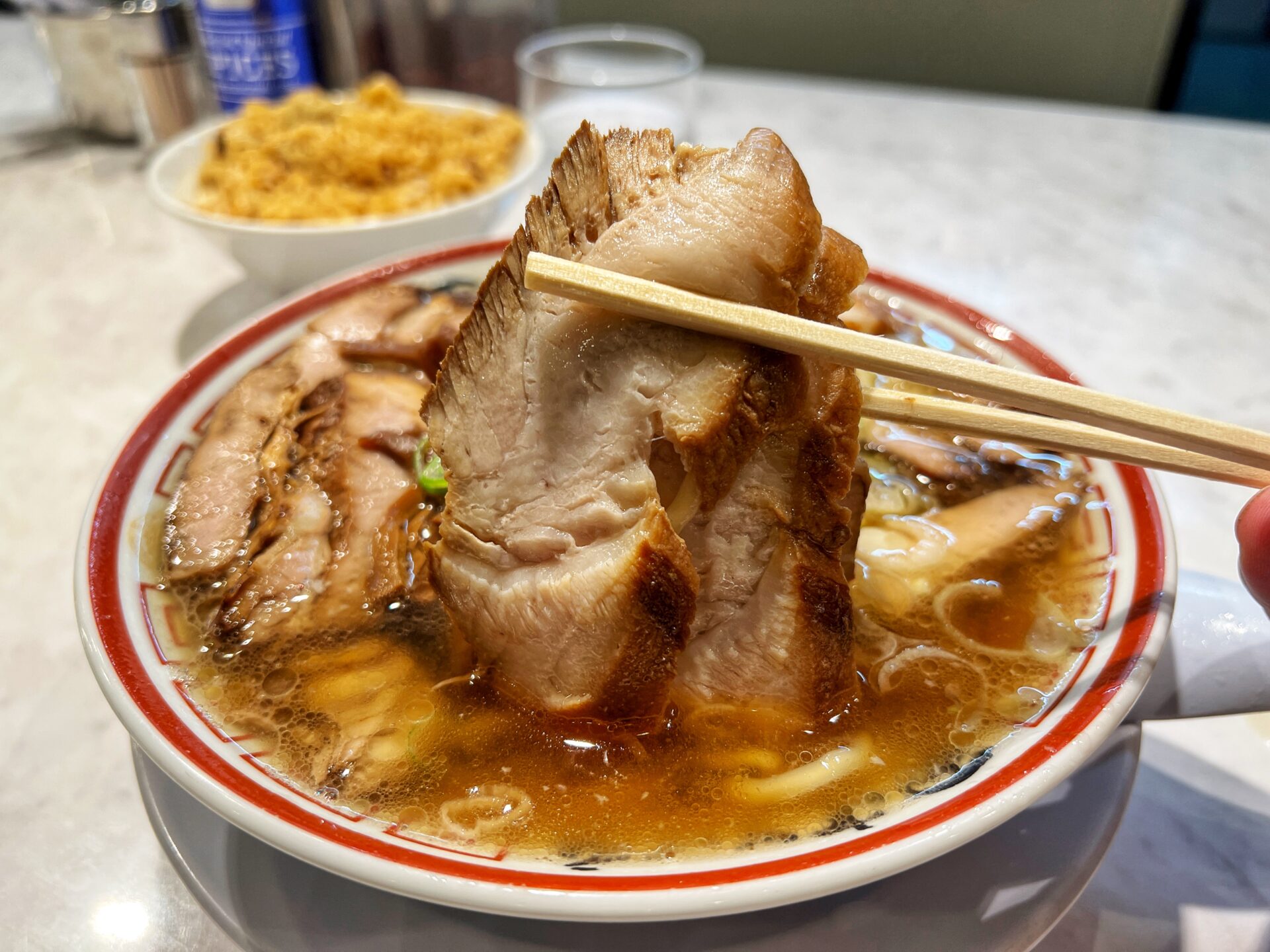 さいたま市「田中そば店 大宮別所店」これはズルい…麺が見えないほど焼豚がすごい肉そば