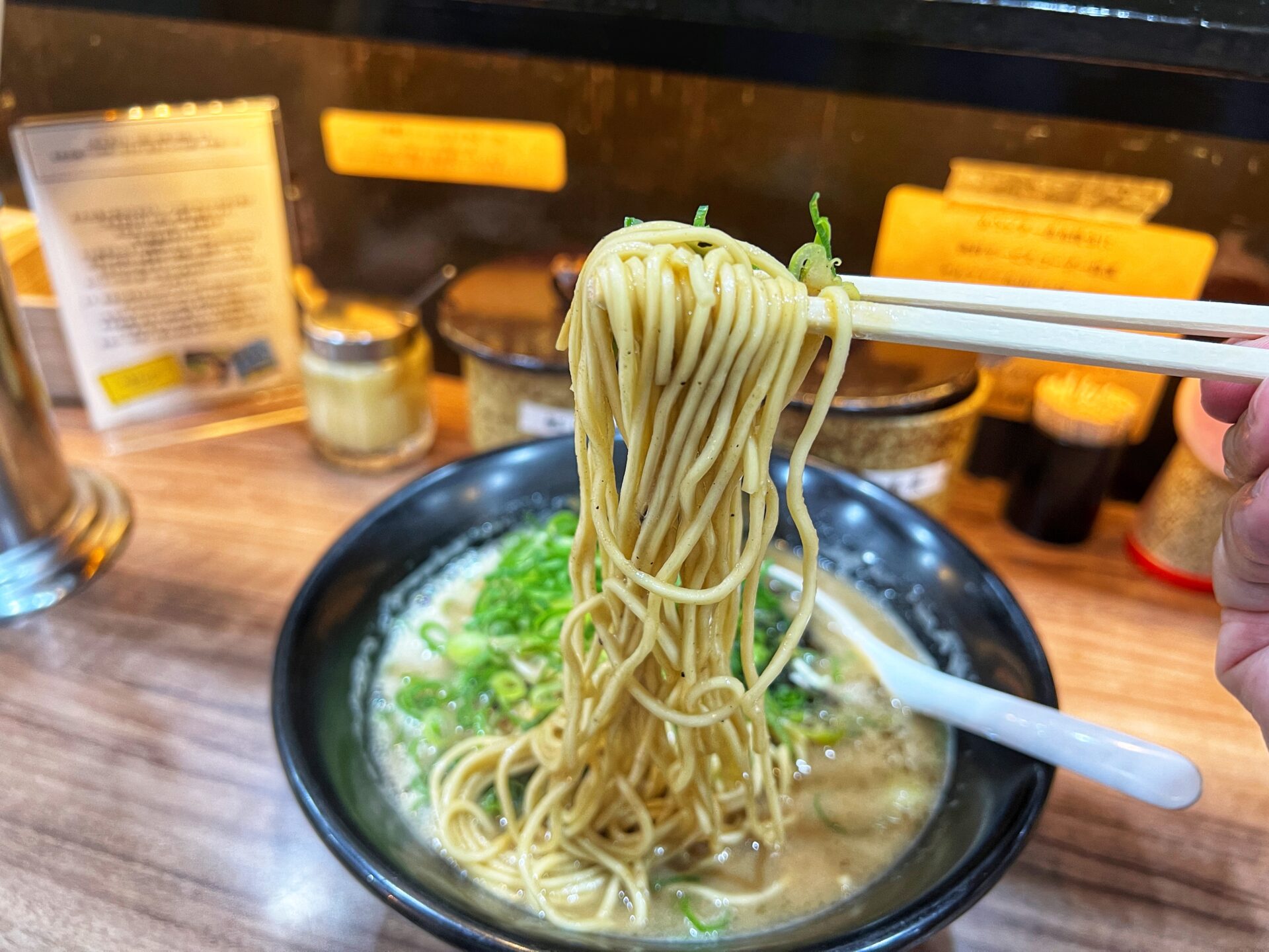 所沢市「特製ラーメン はせがわ」深夜までやってるあっさりでもド濃厚な九条ねぎラーメン