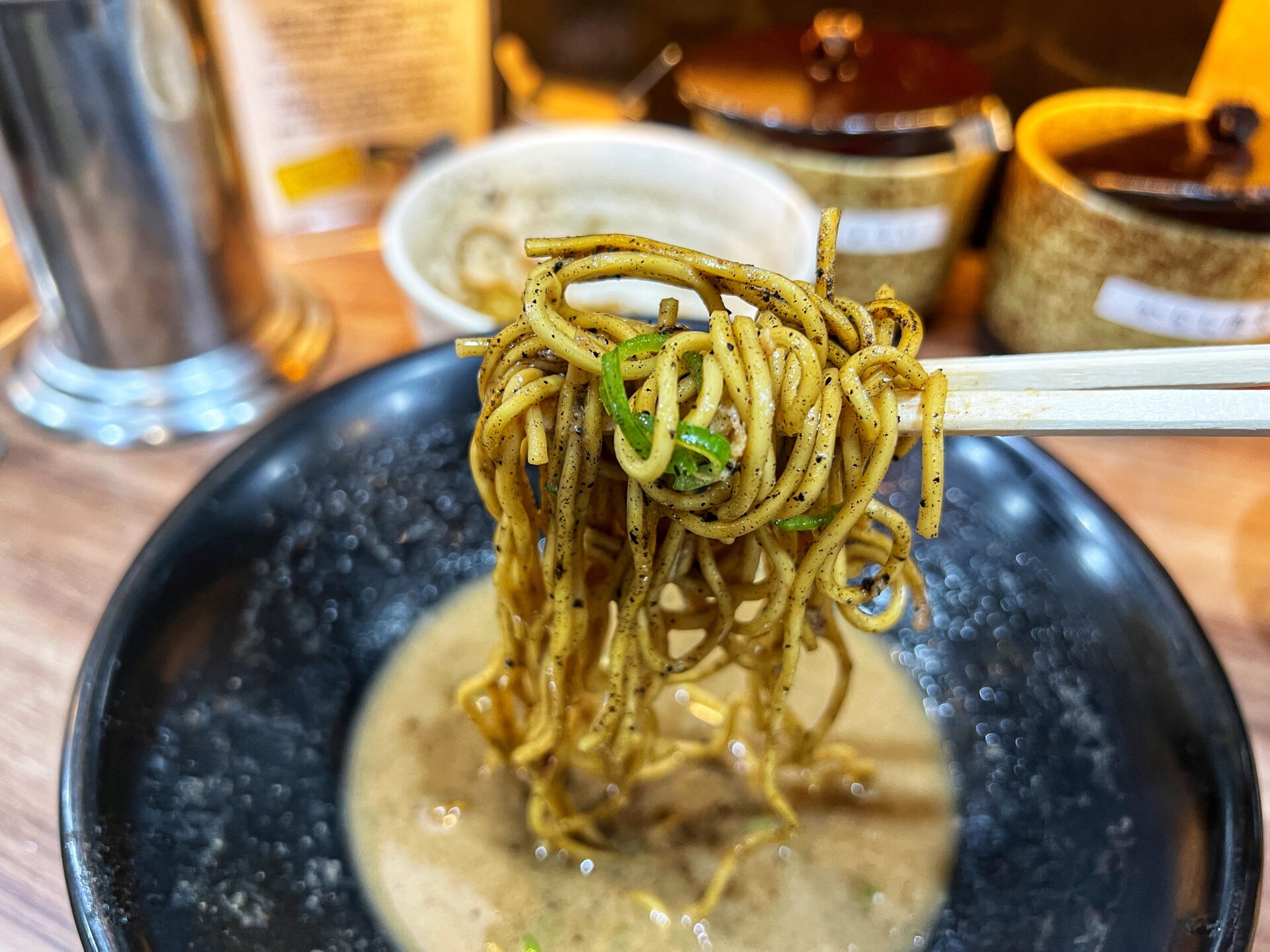 所沢市「特製ラーメン はせがわ」深夜までやってるあっさりでもド濃厚な九条ねぎラーメン