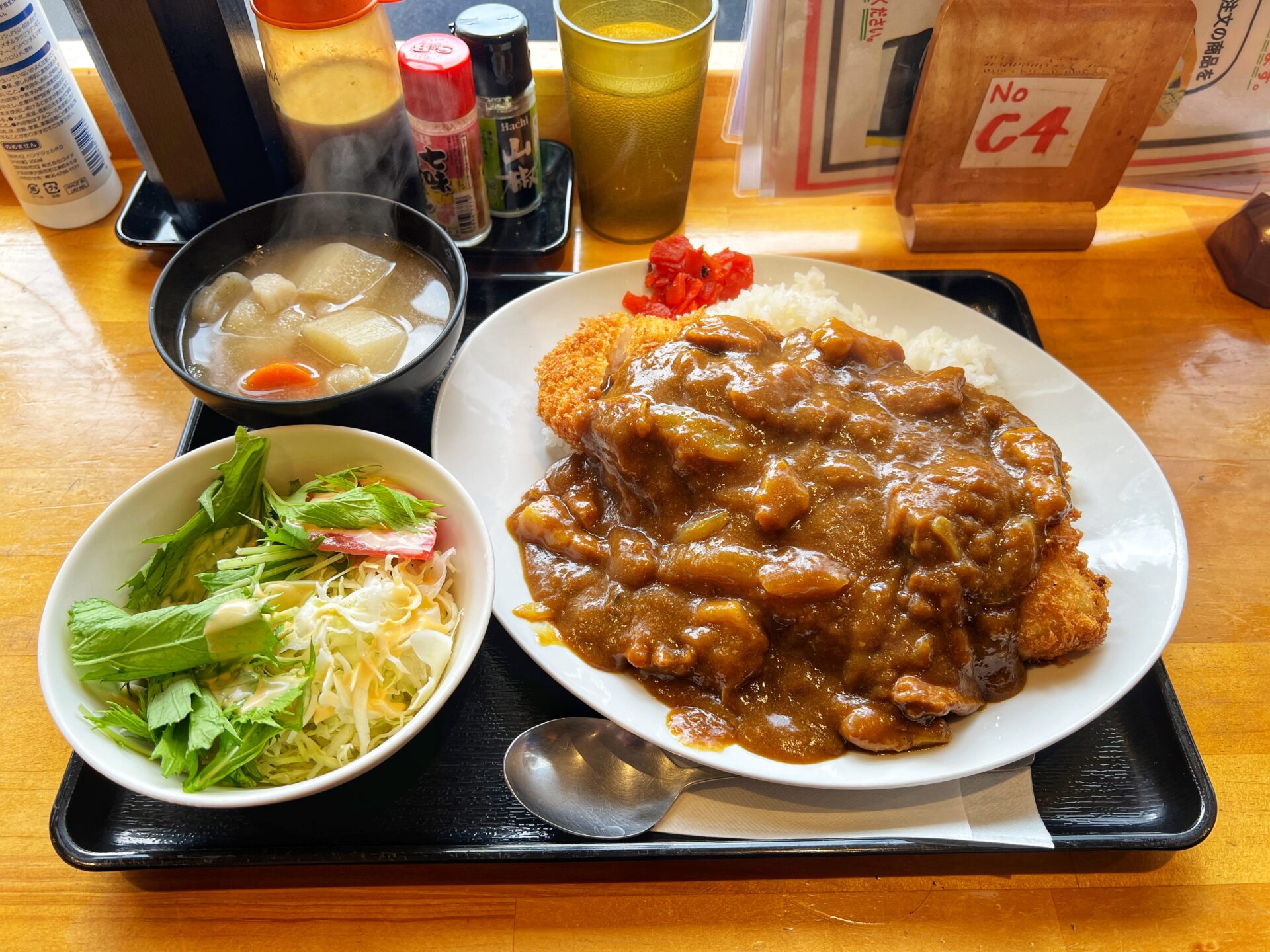 さいたま市緑区「ぶた丼とパンのお店 バン ブー」ランチは満席必至！人気店のジャンボカツカレー