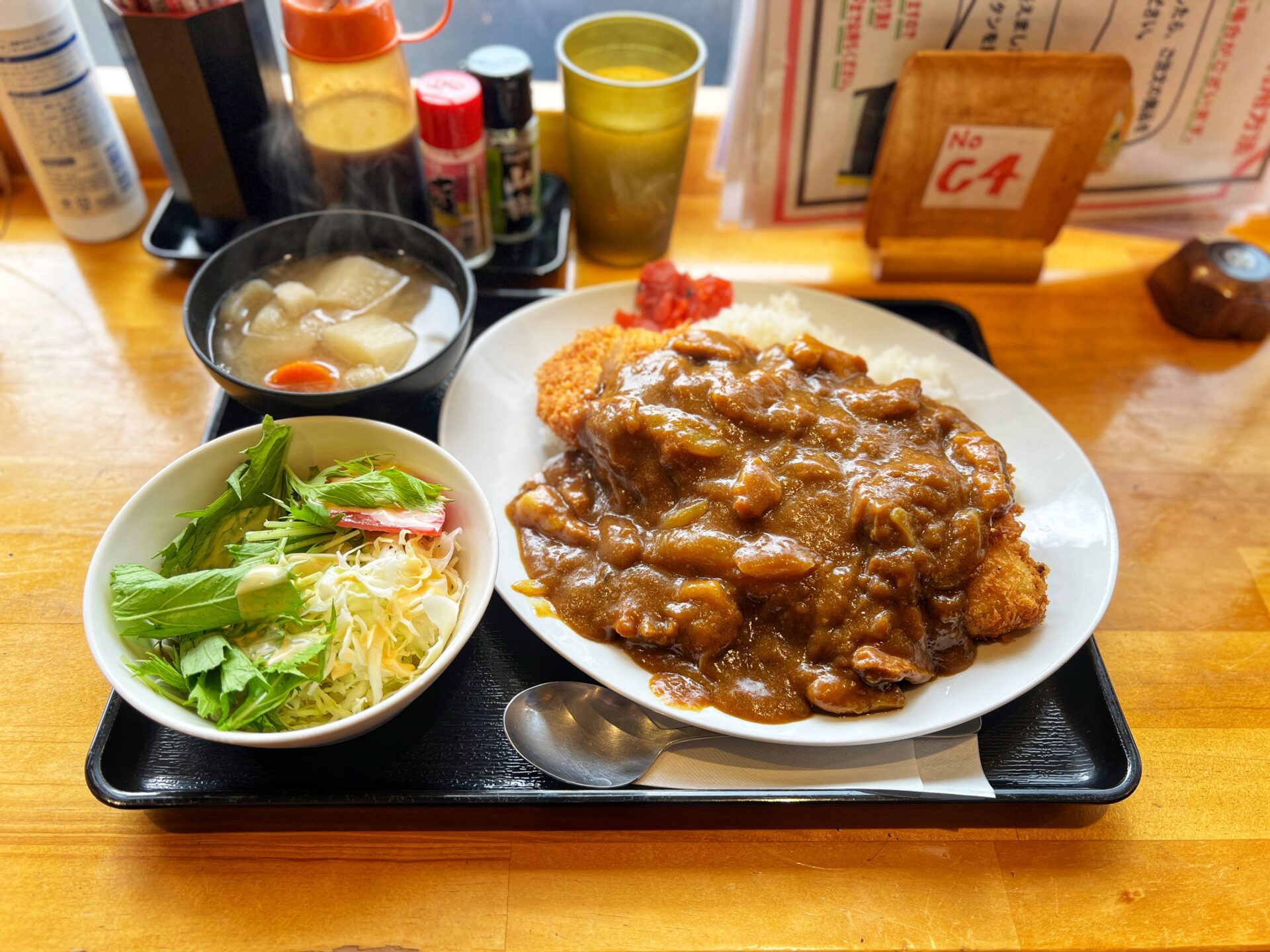 さいたま市緑区「ぶた丼とパンのお店 バン ブー」ランチは満席必至！人気店のジャンボカツカレー