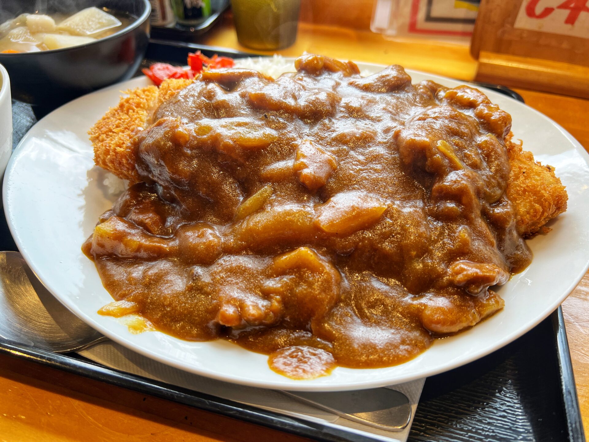 さいたま市緑区「ぶた丼とパンのお店 バン ブー」ランチは満席必至！人気店のジャンボカツカレー