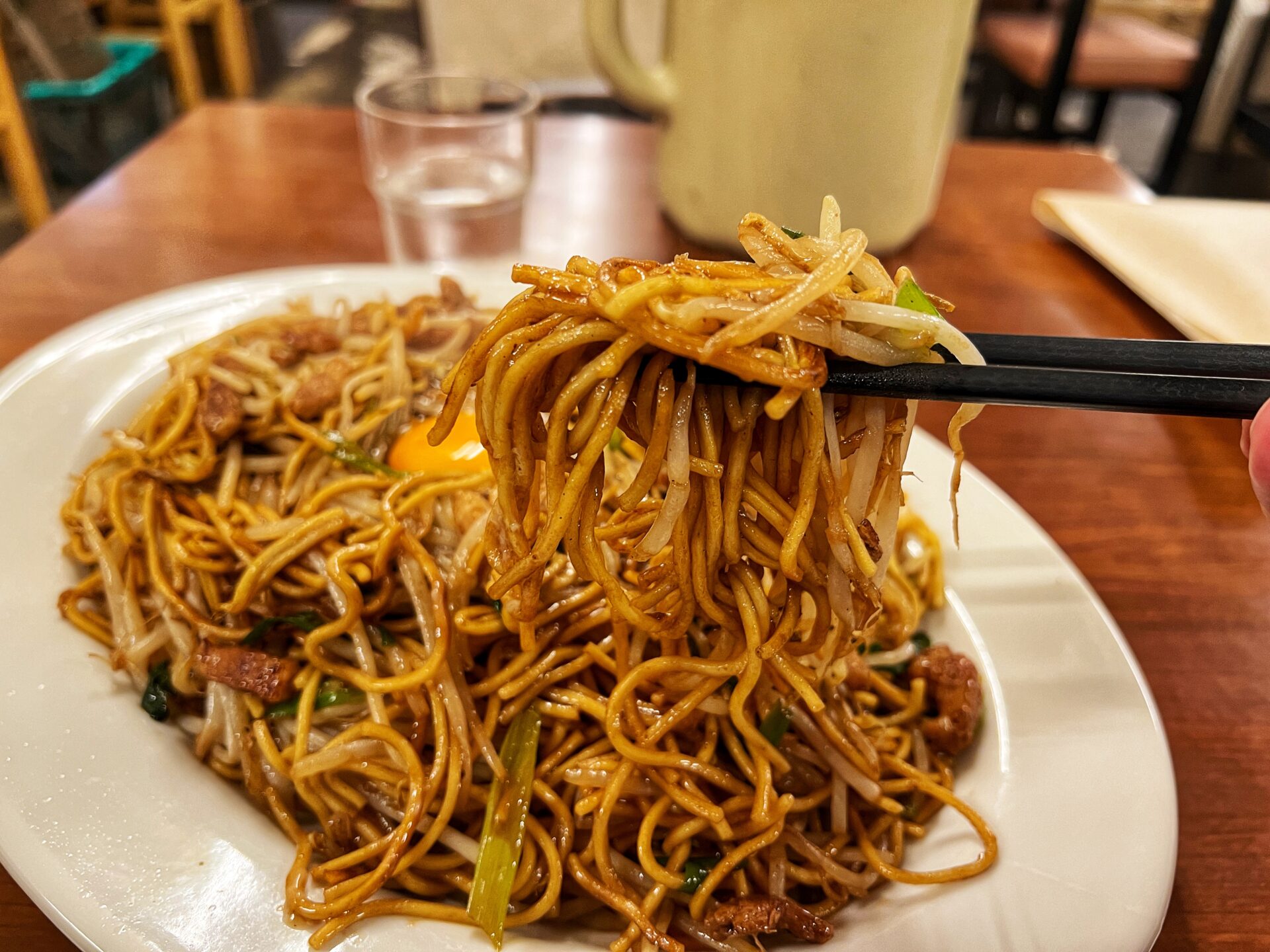 蕨市「あぺたいと 戸田店」デカ盛り両面焼きそばの裏メニューばくはつ盛りに挑戦！