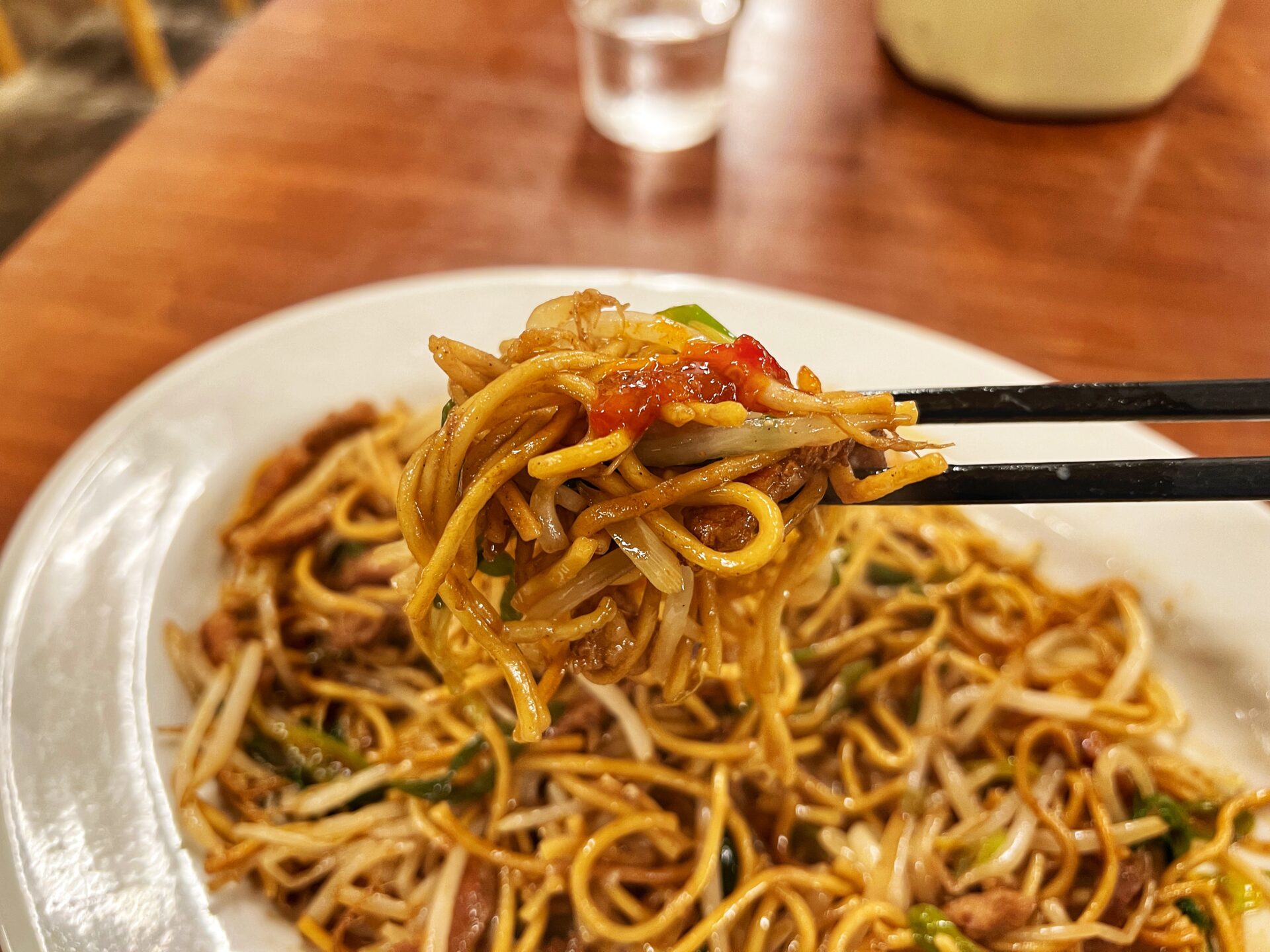 蕨市「あぺたいと 戸田店」デカ盛り両面焼きそばの裏メニューばくはつ盛りに挑戦！